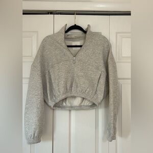 Grey cropped sweatshirt